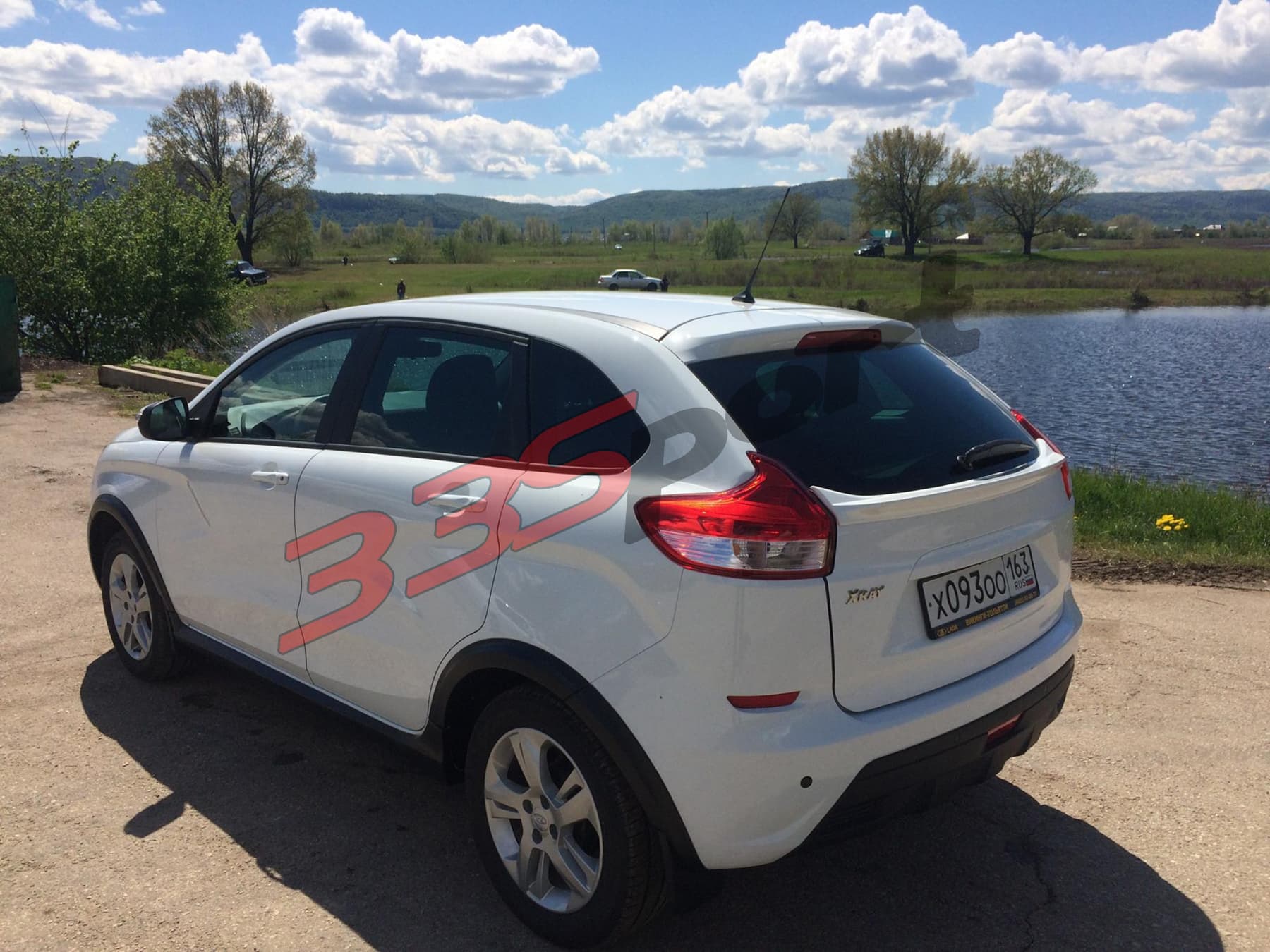 ���-������� �� Lada X-Ray "LSD"