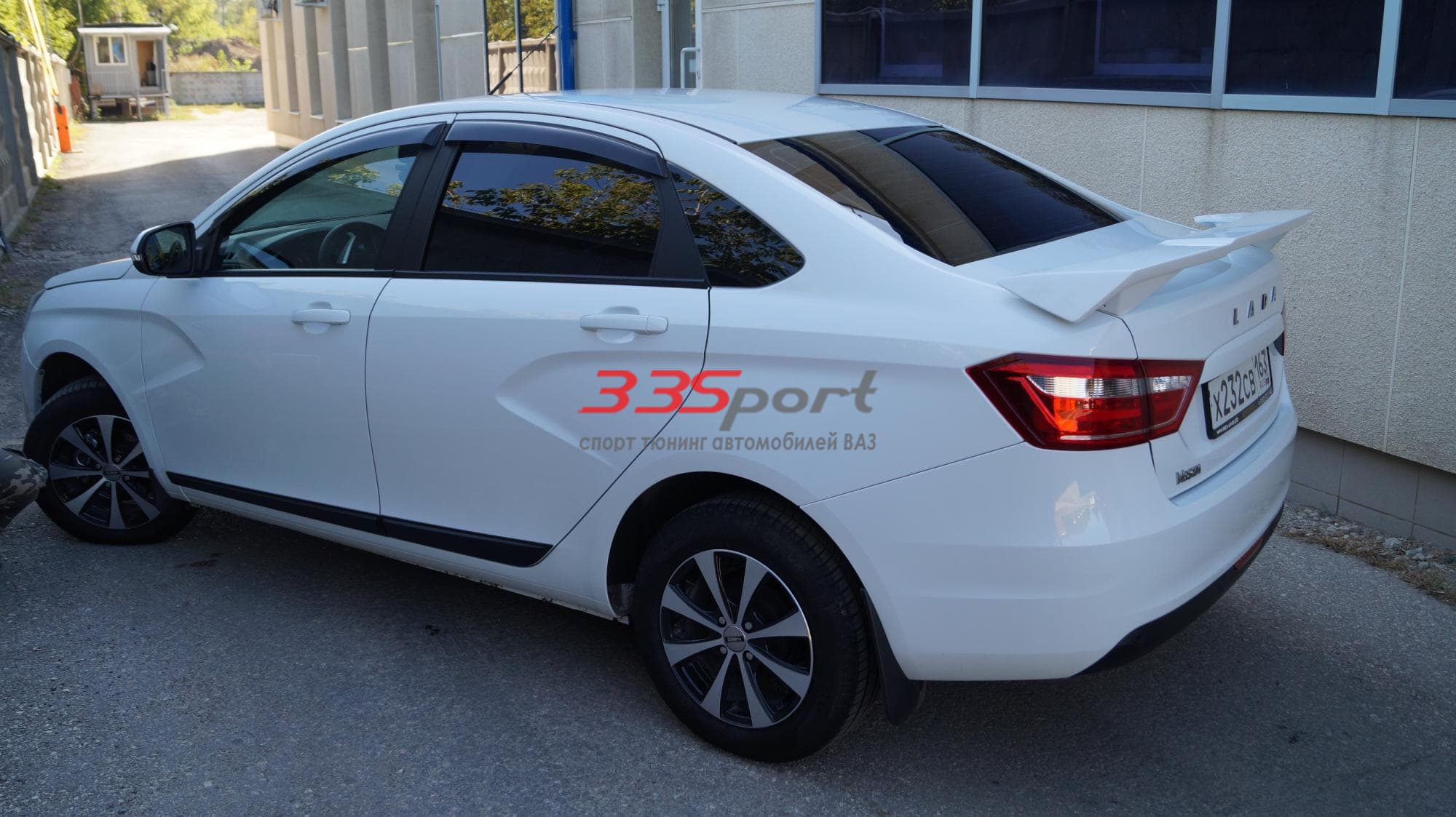 ������� �� Lada Vesta "Cross"