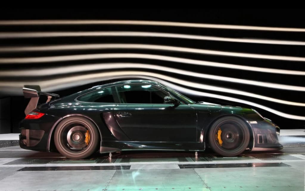 porsche-911-in-the-studio (1) (1).jpg